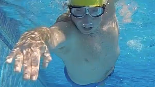 front crawl technique swimmer underwater