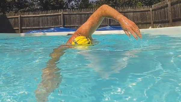 front crawl technique arm into water